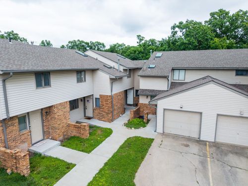 427 Foxfire Dr, COLUMBIA, MO, 65201-3691 | Card Image