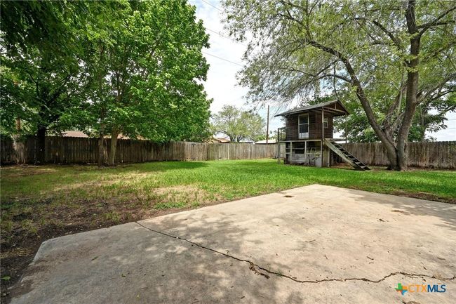 201 Hillcrest Dr, House other with 4 bedrooms, 2 bathrooms and null parking in Luling TX | Image 20