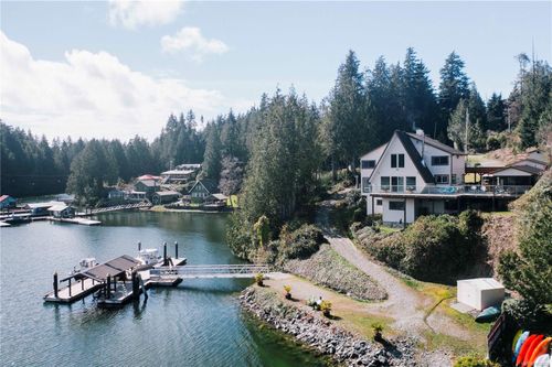 390 Bamfield Rd, Bamfield, BC, V0R | Card Image