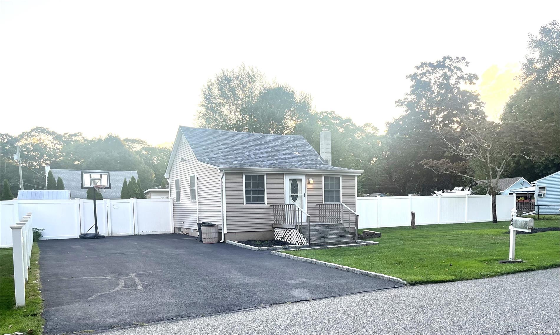 Whittier Dr, Mastic Beach, NY 11951