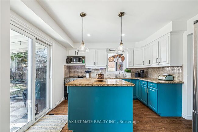 3193 Greenbough Cres, House other with 3 bedrooms, 3 bathrooms and 2 parking in Burlington ON | Image 10