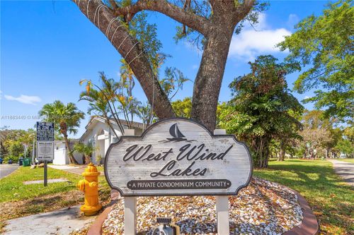 93-6493 Sw 152nd Pl, Miami, FL, 33193-2158 | Card Image