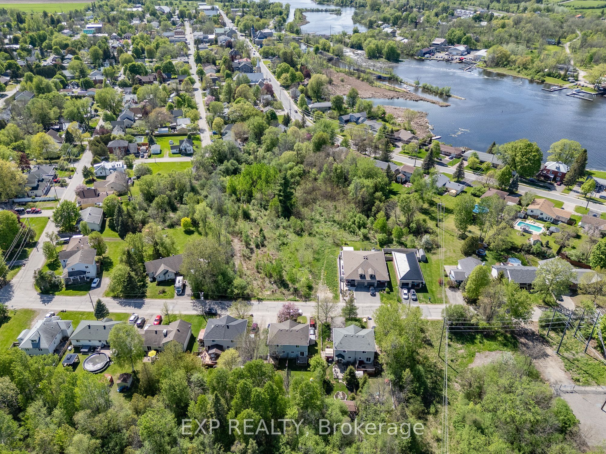 Residential in Merrickville-Wolford