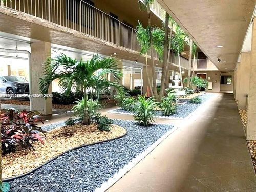 309-8020 Hampton Blvd, North Lauderdale, FL, 33068-5640 | Card Image