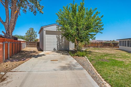 12450 Algonquin Rd, Apple Valley, CA, 92308-7228 | Card Image