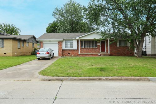 2861 S 66th East Pl, Tulsa, OK, 74129-6127 | Card Image