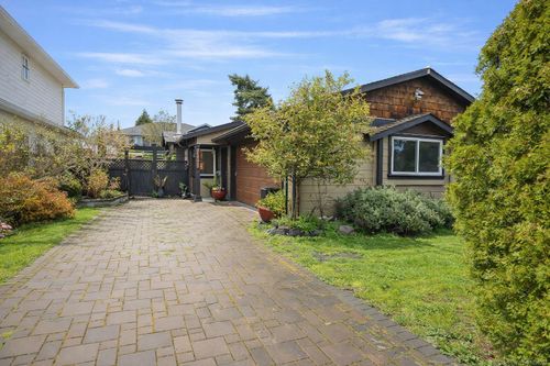 9960 Swiftsure Pl, Sidney, BC, V8L4E4 | Card Image