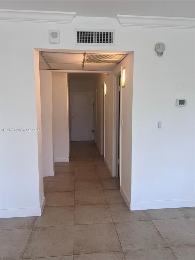 APT-207 - 19390 Collins Ave, Condo with 2 bedrooms, 2 bathrooms and null parking in Sunny Isles Beach FL | Image 39