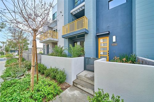 16330 Moonstone Cir, Tustin, CA, 92782-2838 | Card Image