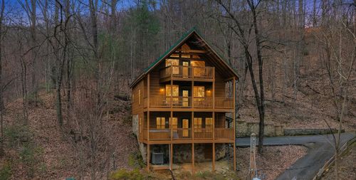 1739 Sky View Dr, Sevierville, TN, 37876 | Card Image