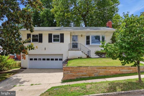907 Luray Pl, HYATTSVILLE, MD, 20783-3040 | Card Image