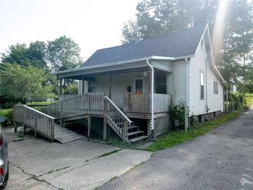 427 N 5th St, Cambridge, OH, 43725-1323 | Card Image