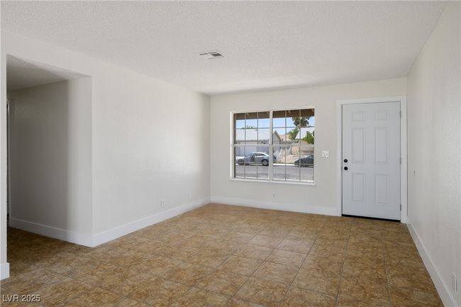 Family Room | Image 5