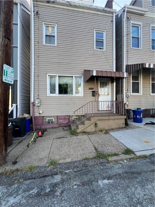 395 40th St, Bloomfield, PA, 15224-1411 | Card Image