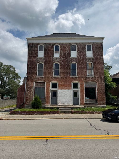 75 S Main St, Andrews, IN, 46702-9588 | Card Image