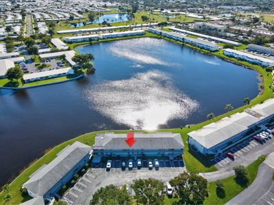 211 - 1112 Lake Terrace, Condo with 2 bedrooms, 1 bathrooms and null parking in Boynton Beach FL | Image 3