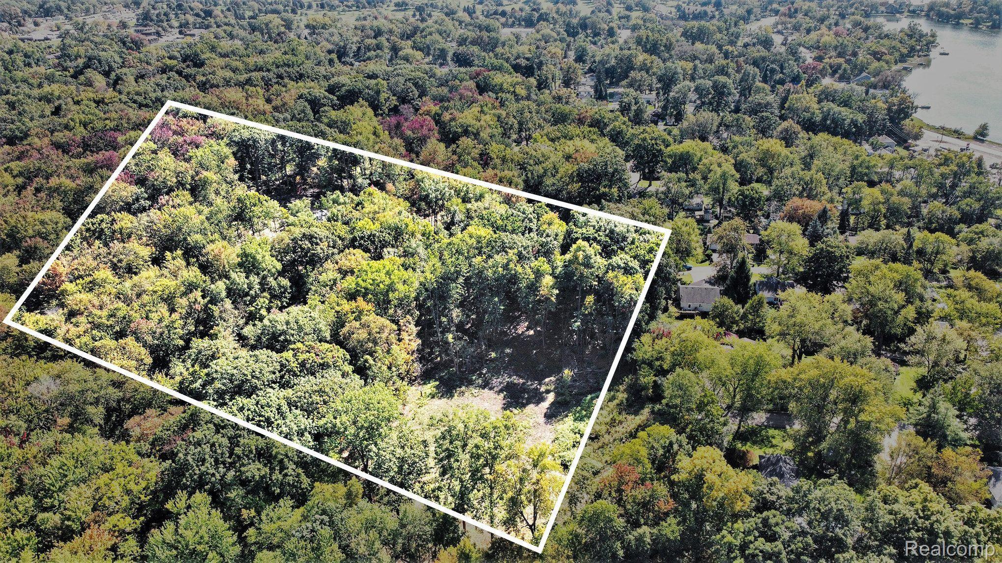 Land in Waterford Charter Township