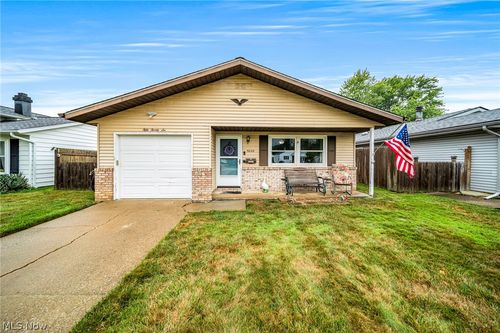 5026 Glenn Lodge Rd, Mentor, OH, 44060-1367 | Card Image