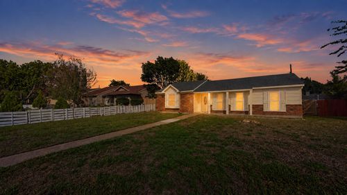 920 Carom Way, Dallas, TX, 75217-3556 | Card Image