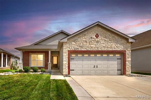 15 Country Trail Ct, Lake St Louis, MO, 63367-5834 | Card Image