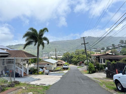 1581 Murphy St, Honolulu, HI, 96819-3828 | Card Image