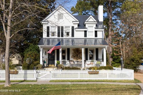 212 W Queen St, Edenton, NC, 27932-1840 | Card Image