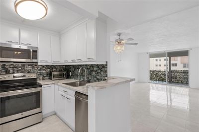 311 - 2841 Somerset Dr, Condo with 2 bedrooms, 2 bathrooms and null parking in Lauderdale Lakes FL | Image 1