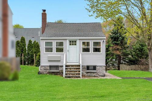 25 Cedar Rd, Wading River, NY, 11792-1308 | Card Image