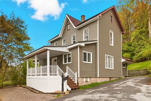 331 Southmont Blvd, Johnstown, PA, 15905-2817 | Card Image