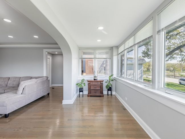 A seamless flow of natural light, thanks to the ab | Image 18