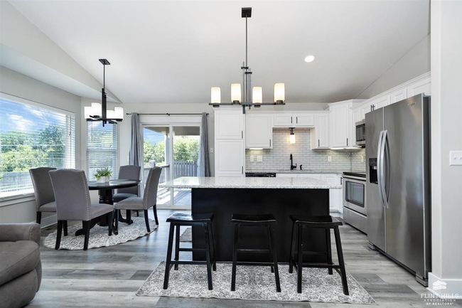 812 Fossilridge Dr, House other with 5 bedrooms, 3 bathrooms and null parking in Manhattan KS | Image 5