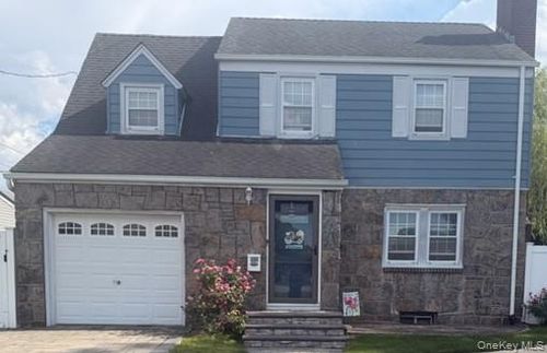 1020 Garden Place, Hempstead, NY, 11510 | Card Image