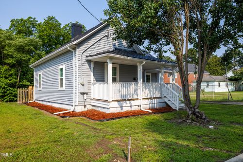 315 Giddens St, Clinton, NC, 28328-3413 | Card Image