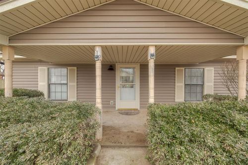 119 E Washington St, Crescent, OK, 73028-9005 | Card Image
