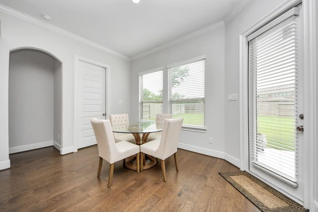 Breakfast area with backyard view | Image 17