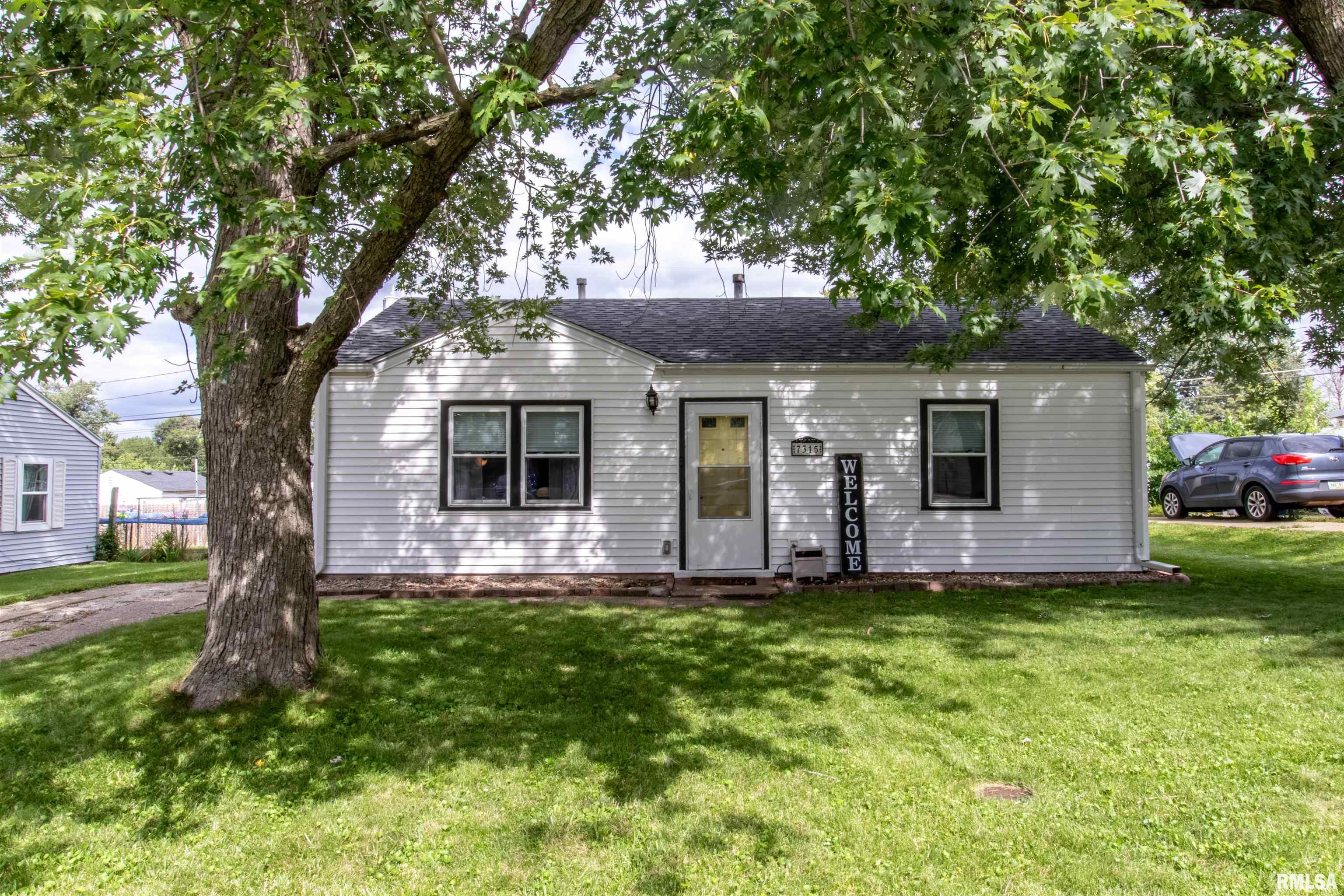 Volquardsen Ave, Davenport, IA 52806