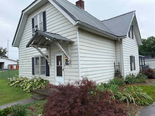 501 E Maple St, Petersburg, IN, 47567-1643 | Card Image