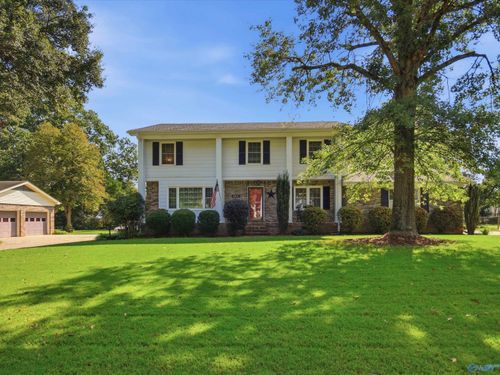 8907 Willow Hills Dr Se, Huntsville, AL, 35802-3729 | Card Image