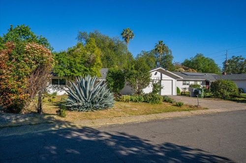 1953 Cameo Ct, Redding, CA, 96002-0441 | Card Image