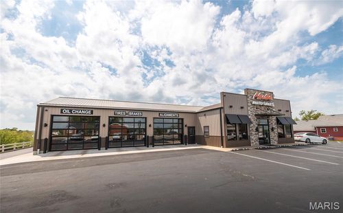 1008 E Main St, Linn, MO, 65051-9782 | Card Image