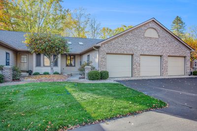 8757 Lindsey Lane Sw, Condo with 2 bedrooms, 2 bathrooms and null parking in Byron Center MI | Image 1