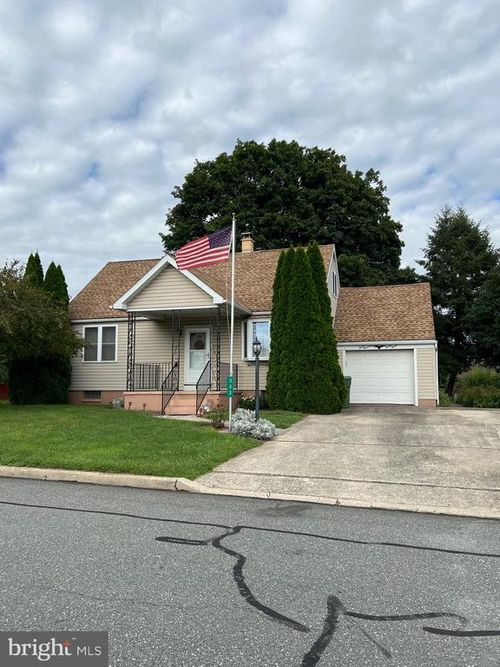 333 Stevens Ave, BERNVILLE, PA, 19506-9610 | Card Image