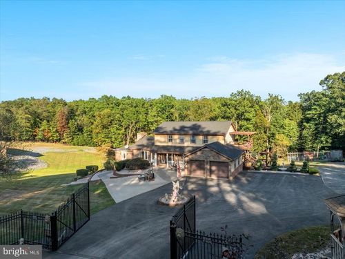 562 Logger Dr, GORE, VA, 22637-1717 | Card Image