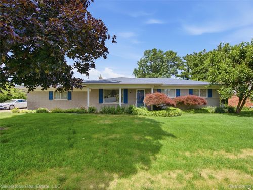 50628 Linda Lane, Shelby Charter Township, MI, 48317 | Card Image