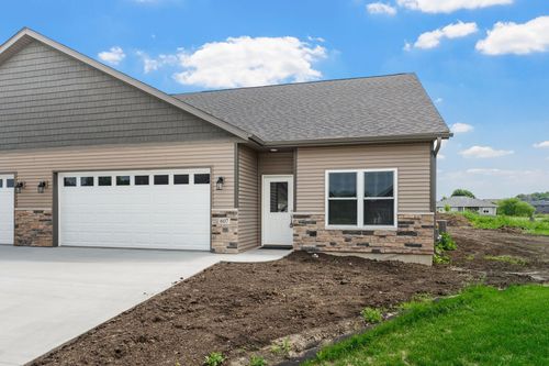 607 Northwood Pl, Janesville, MN, 56048-7506 | Card Image