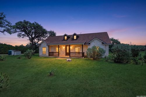 124 Majestic Oaks Dr, Boerne, TX, 78006-7956 | Card Image