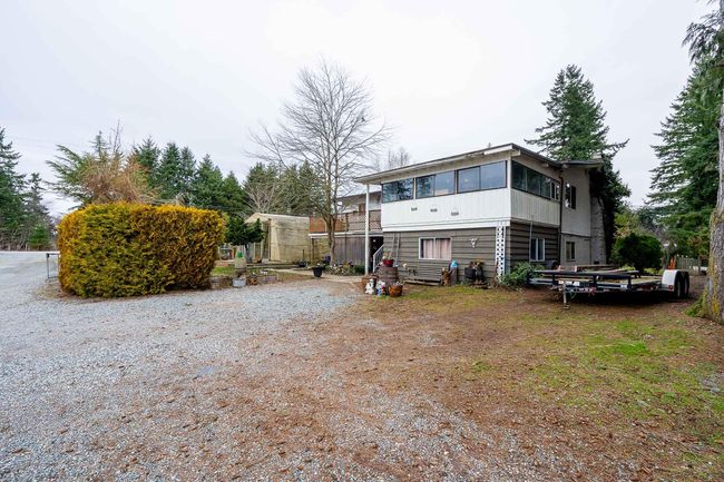 3185 240 Street, House other with 5 bedrooms, 3 bathrooms and null parking in Langley BC | Image 2