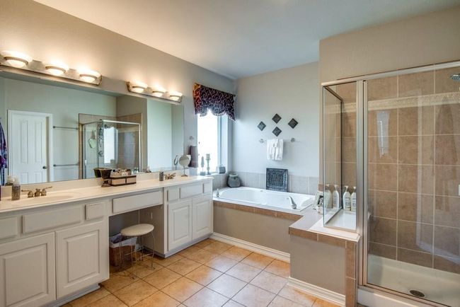 817 Water Oak Dr, House other with 4 bedrooms, 4 bathrooms and null parking in Grapevine TX | Image 17