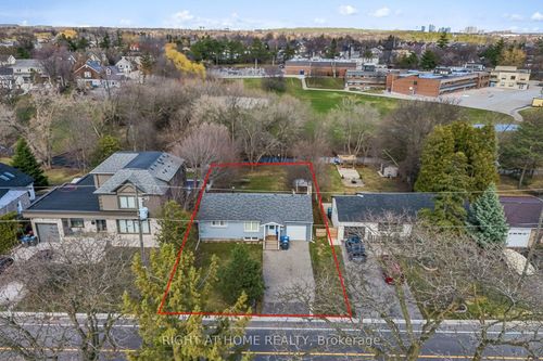 15 Pioneer Dr, Mississauga, ON, L5M1G8 | Card Image