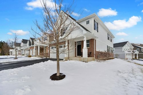 2 Peter Ln, Hawthorn Woods, IL, 60047-7512 | Card Image